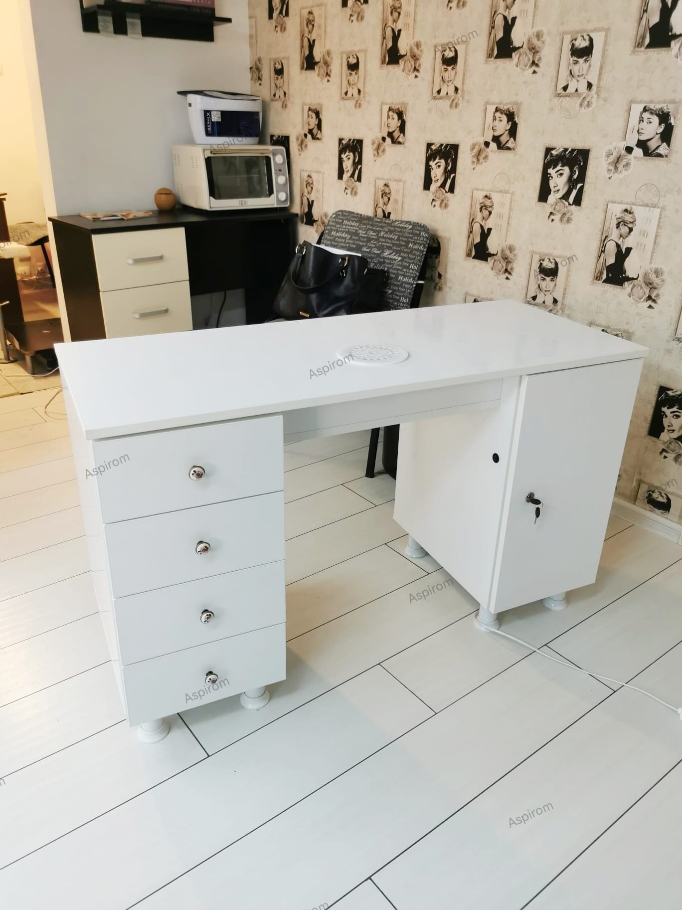 Nail table for on sale sale olx